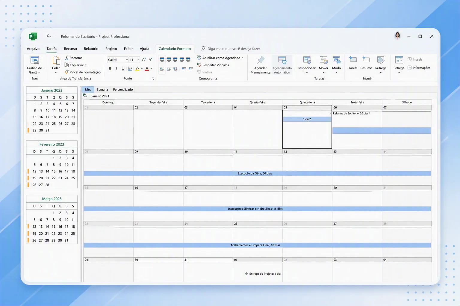 Exibição de calendário do Microsoft Project com atividades e marcos do cronograma